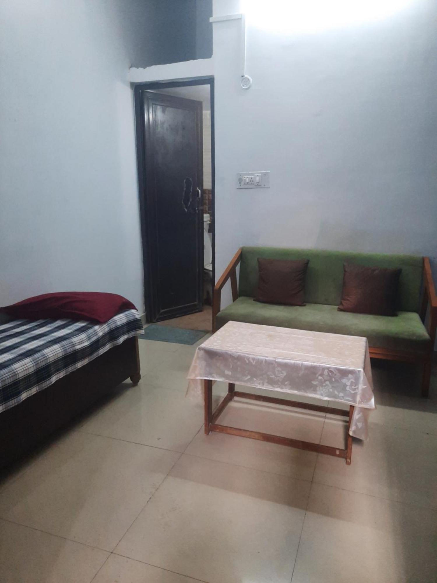 Gokul Pg Homestay Gorakhpur Room photo